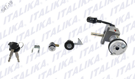 [F04020189] JUEGO CERRADURAS